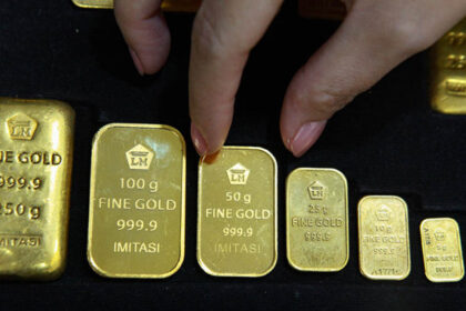 Anjloknya harga emas Antam